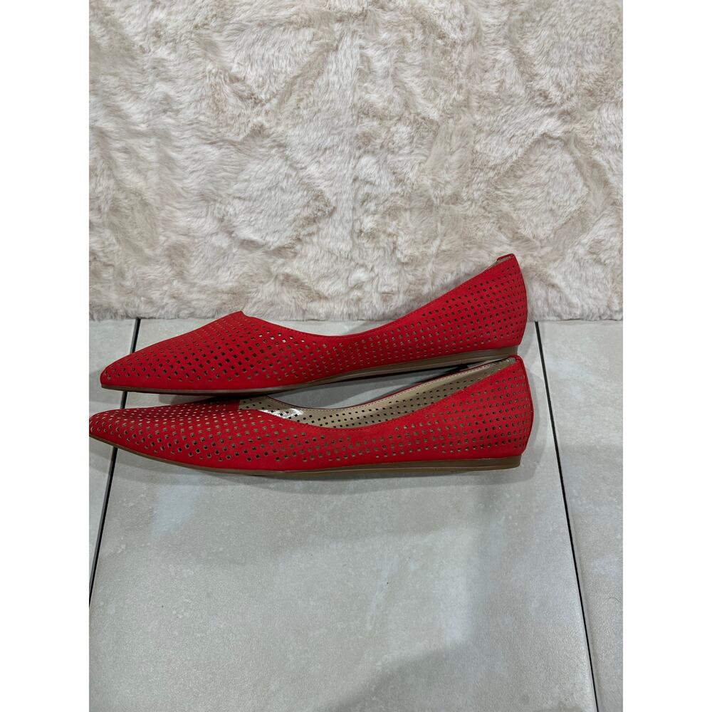 Franco Sarto Hazeline2 Women’s 9 Red Perforated Pointed Toe Flats NWOT Comfort - Picture 4 of 7